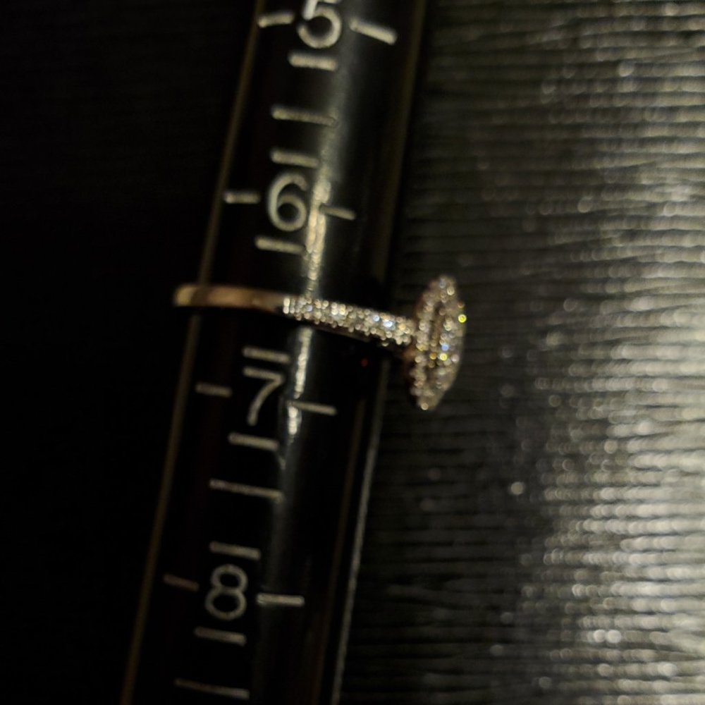 Beautiful  design 14K white gold diamond  ring - Picture 13 of 13